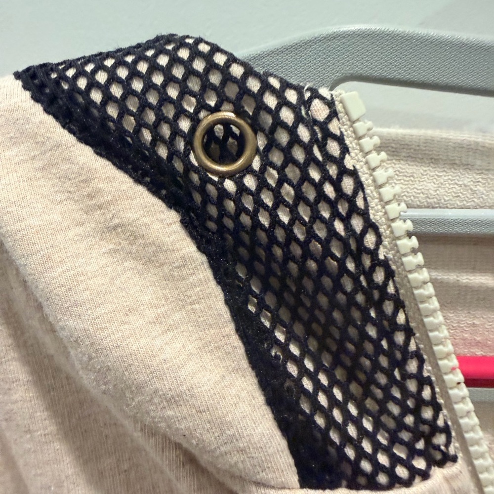 Two by Vince Camuto Beige Zip Hoodie Mesh Detail Stretch Sweatshirt Medium - Picture 3 of 10